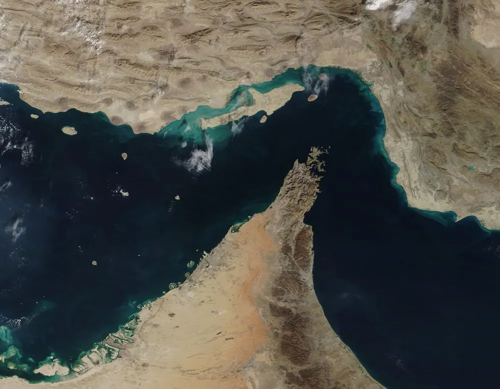 Irán impone condiciones para reabrir el Estrecho de Ormuz